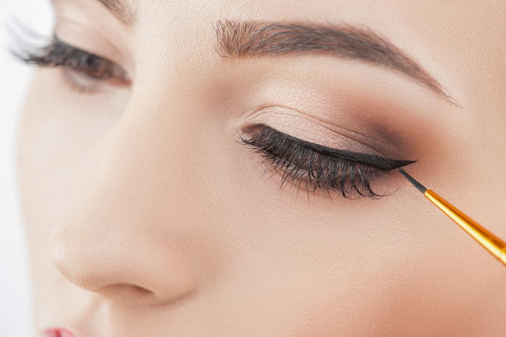 Can You Wear Eyeliner With Lash Extensions All You Want To Know